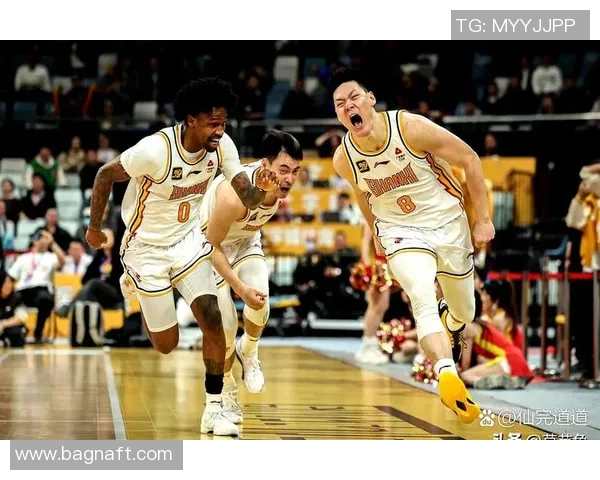 昔日恩怨再现!篮球八卦与老队友狭路相逢