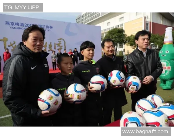 体育品牌与足协联合推“校园足球万里行”计划