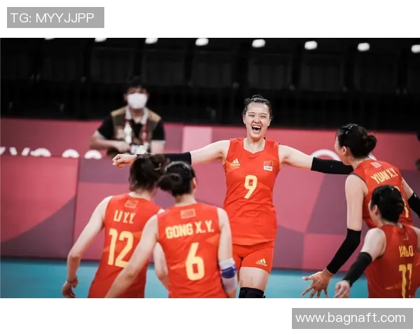 武磊赛场爆发小插曲，裁判如何处理？